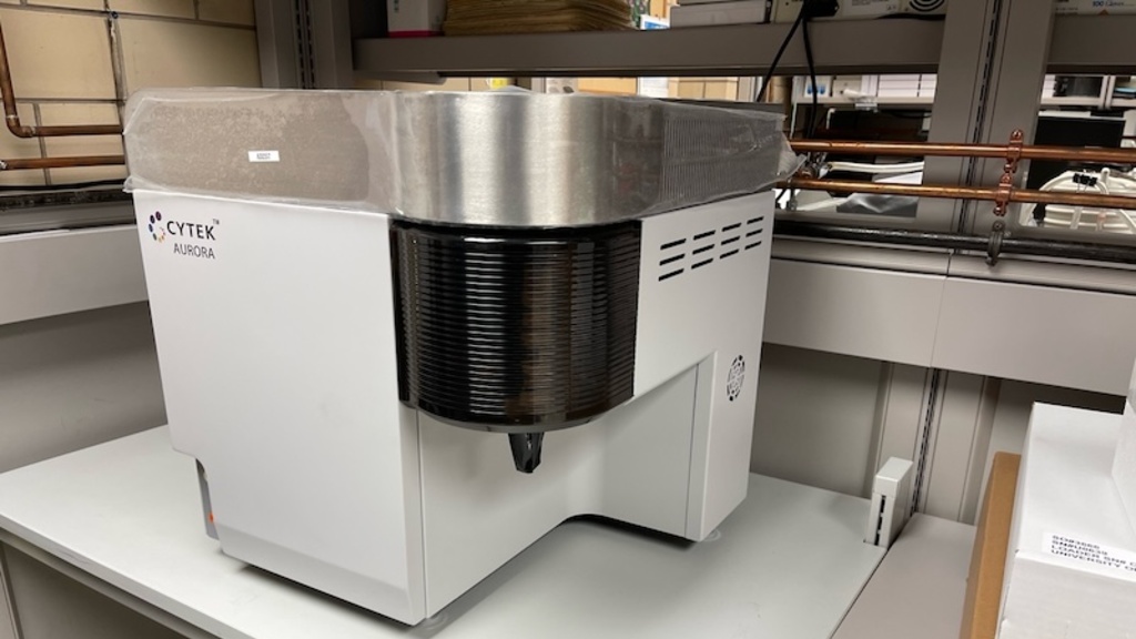 Cytek Aurora flow cytometer